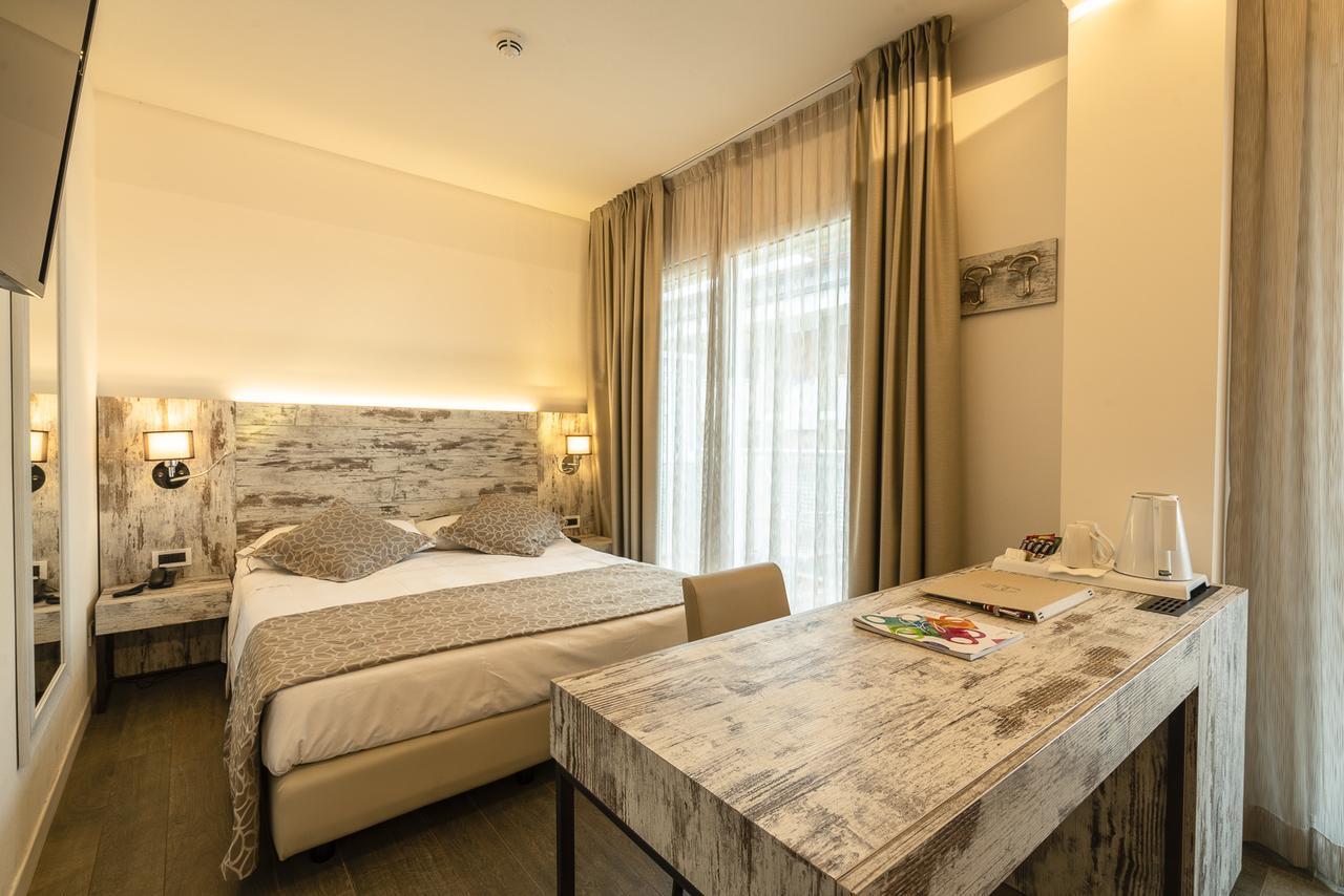 Hotel Ambassador